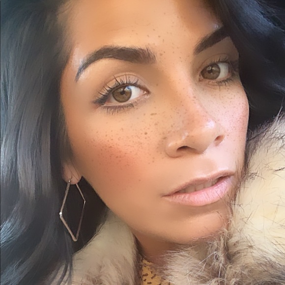 Meet your Posher, Tami - Picture 1 of 1